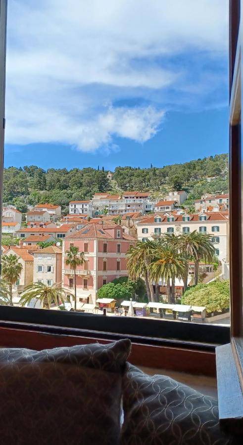 Apartment Lilly With Amazing City View Hvar Town Bagian luar foto
