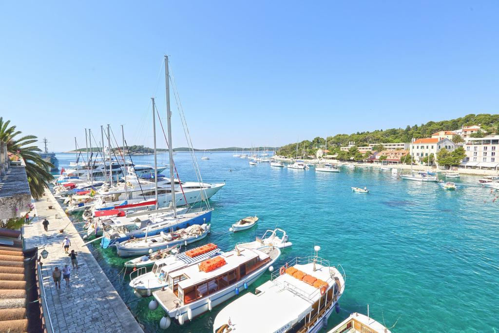 Apartment Lilly With Amazing City View Hvar Town Ruang foto
