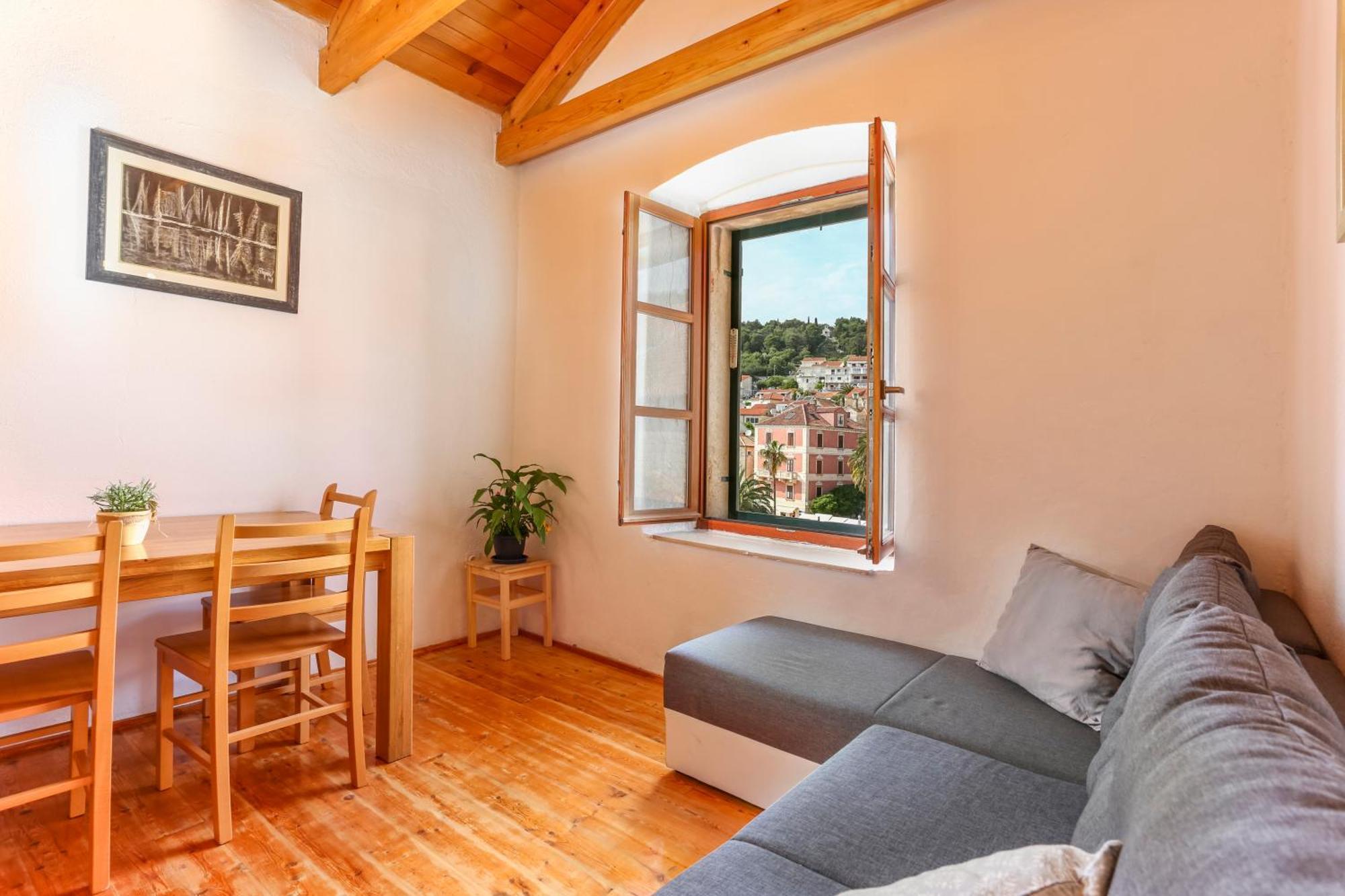 Apartment Lilly With Amazing City View Hvar Town Bagian luar foto