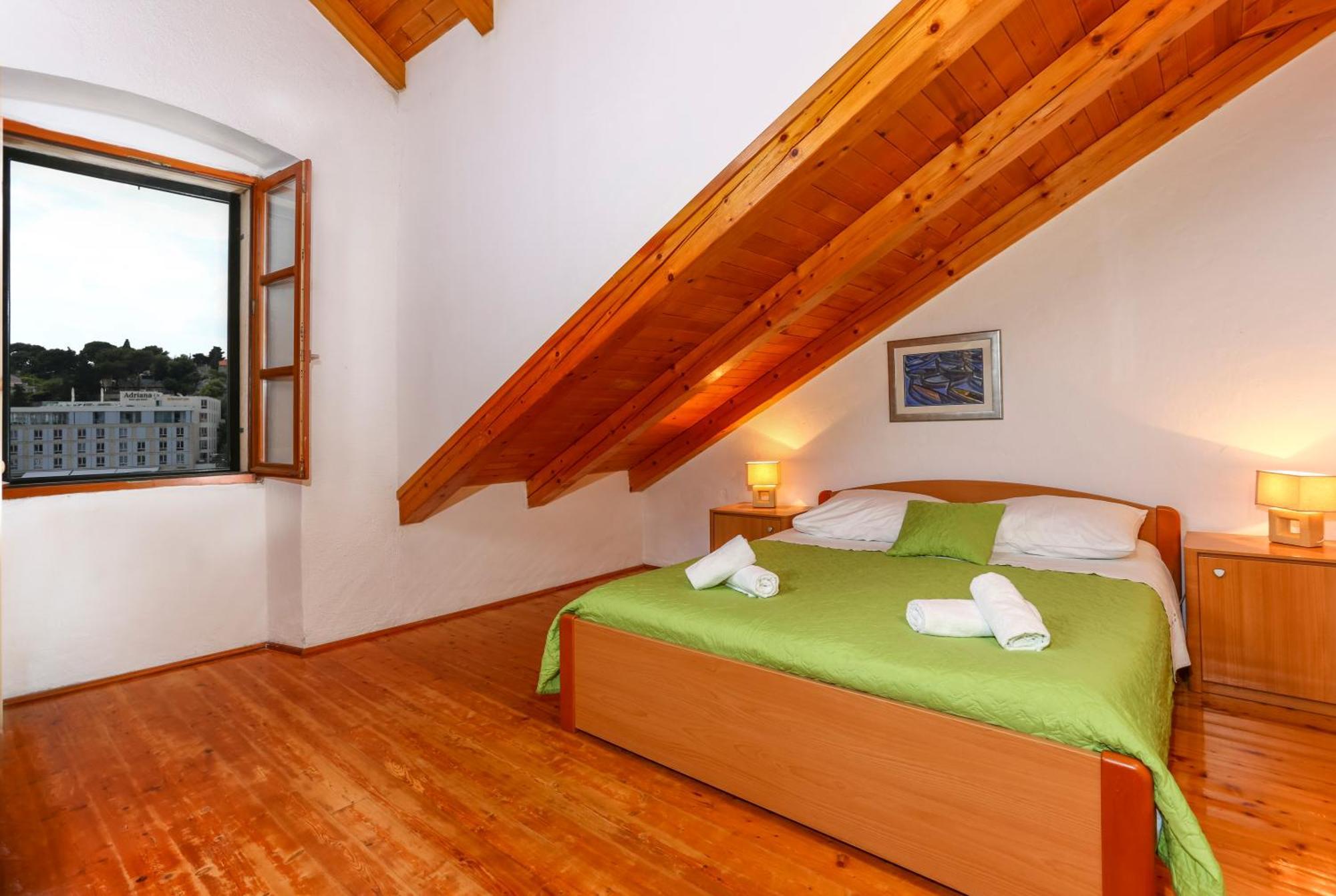 Apartment Lilly With Amazing City View Hvar Town Bagian luar foto