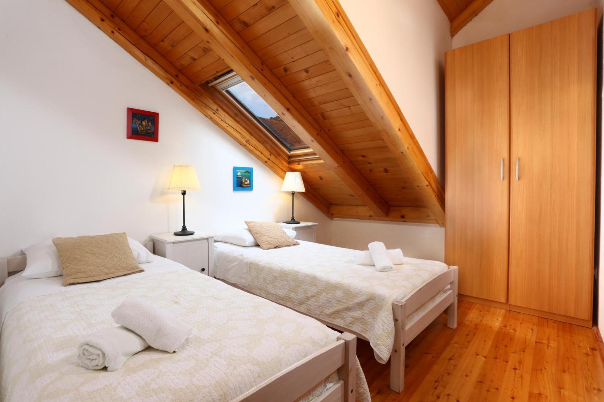 Apartment Lilly With Amazing City View Hvar Town Bagian luar foto