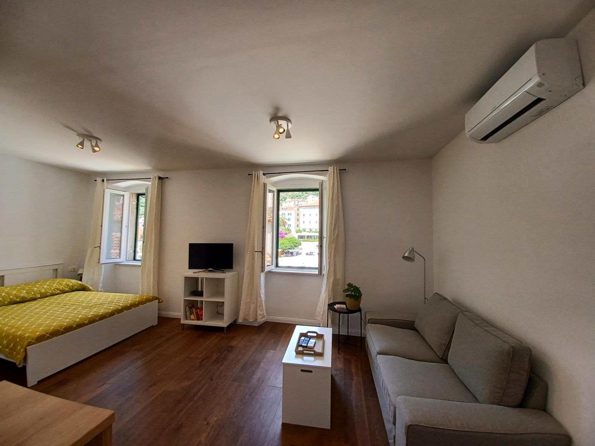 Apartment Lilly With Amazing City View Hvar Town Bagian luar foto