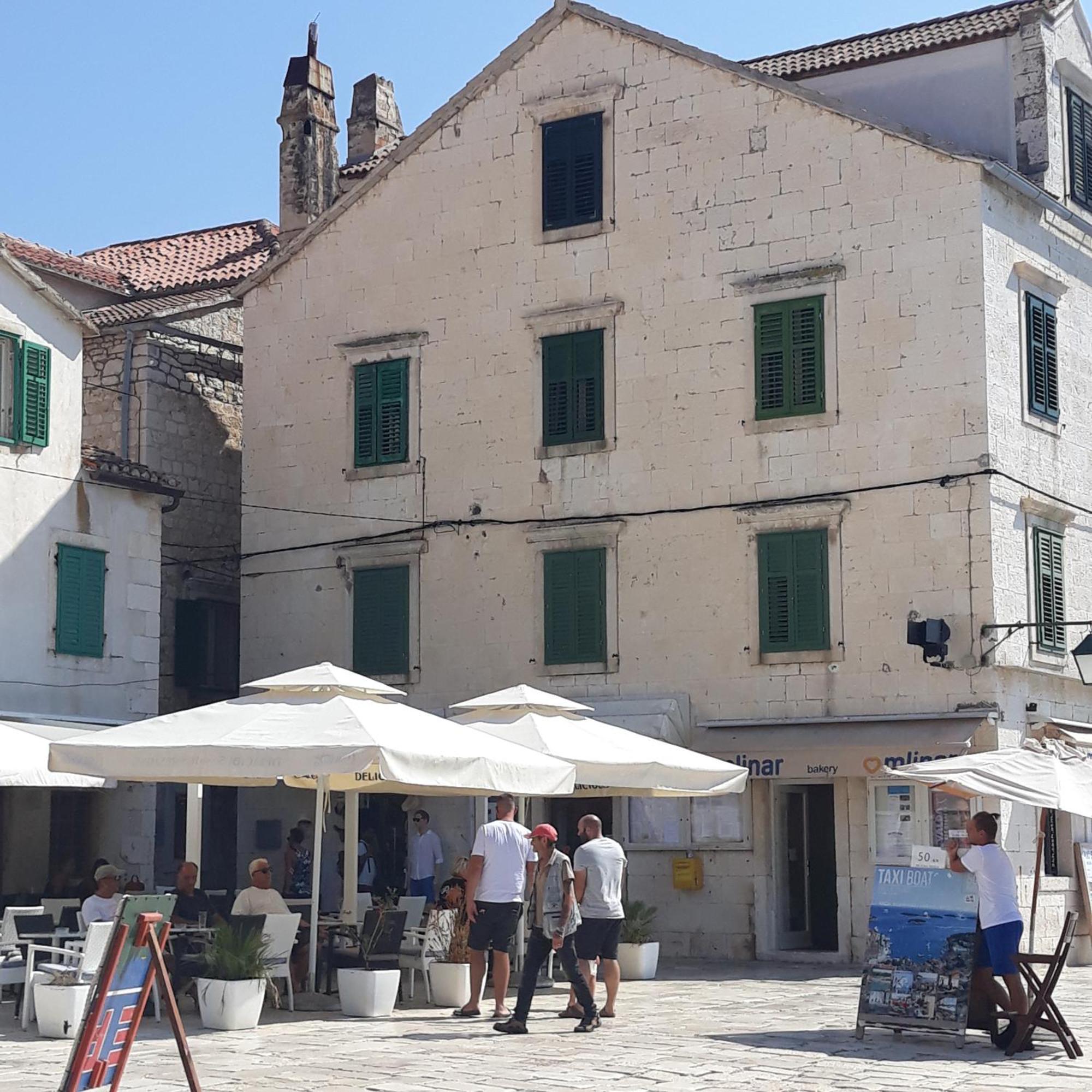 Apartment Lilly With Amazing City View Hvar Town Bagian luar foto