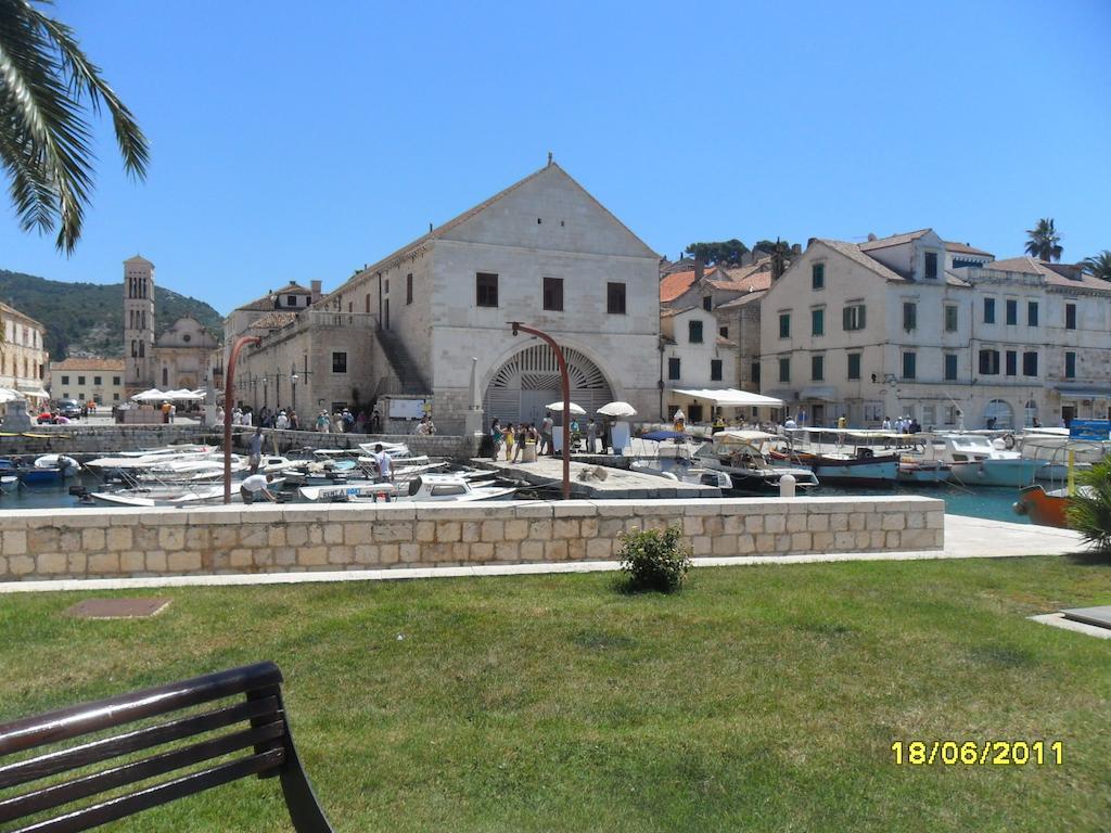 Apartment Lilly With Amazing City View Hvar Town Ruang foto