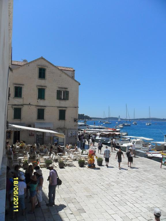 Apartment Lilly With Amazing City View Hvar Town Ruang foto