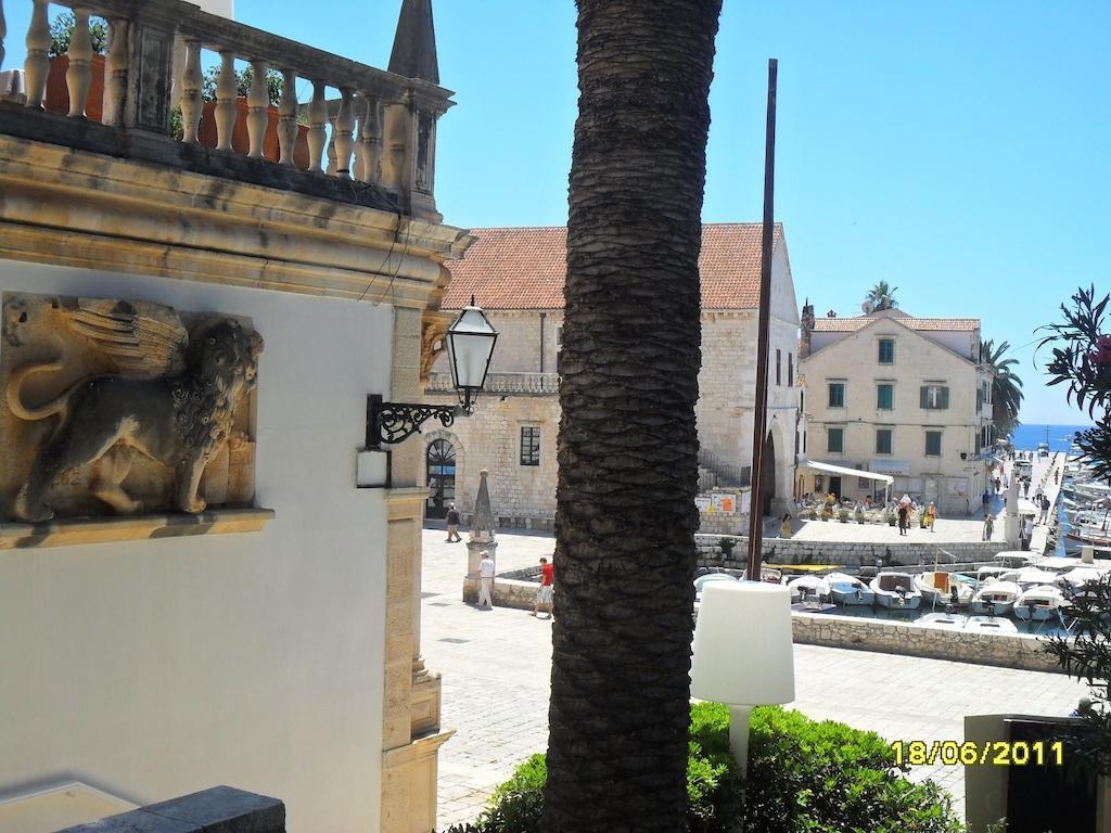 Apartment Lilly With Amazing City View Hvar Town Ruang foto
