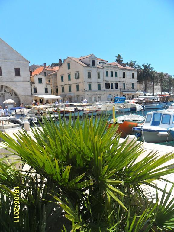 Apartment Lilly With Amazing City View Hvar Town Ruang foto