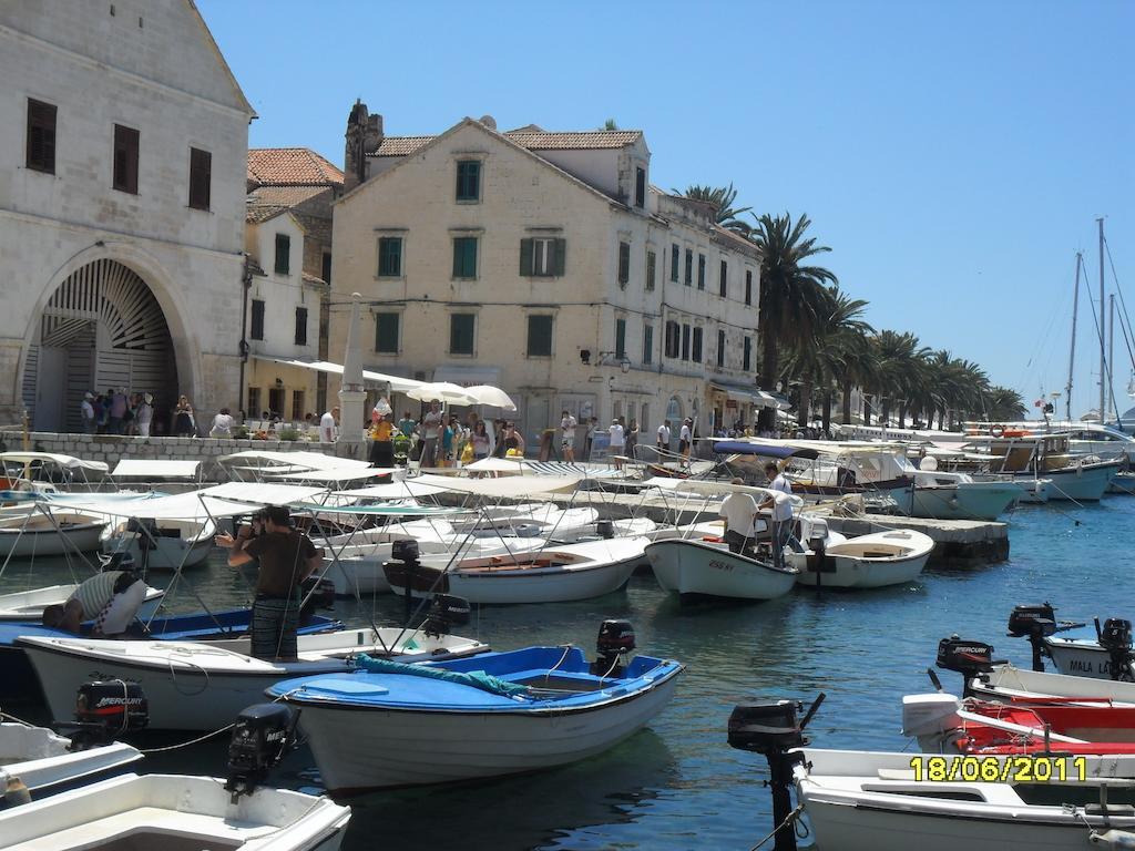 Apartment Lilly With Amazing City View Hvar Town Ruang foto